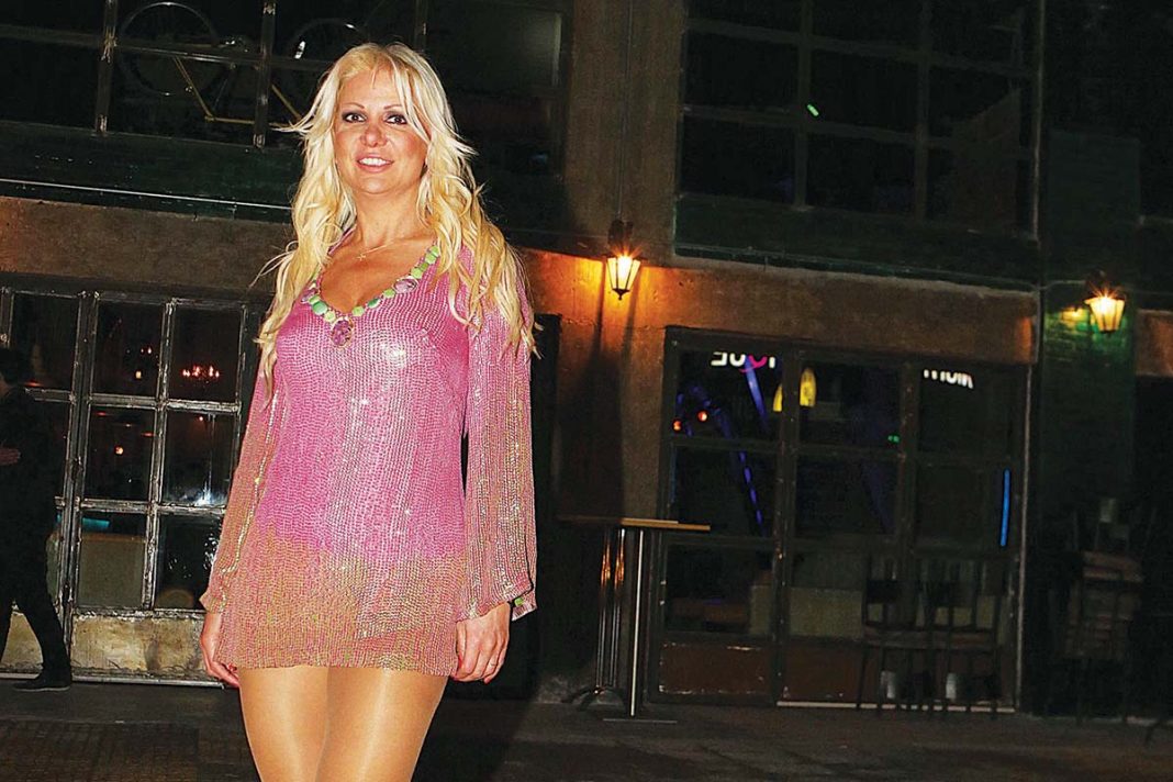 Στέλλα Μπεζαντάκου: Κωδικό όνομα  Stella, τώρα  και... σε μαγιό!