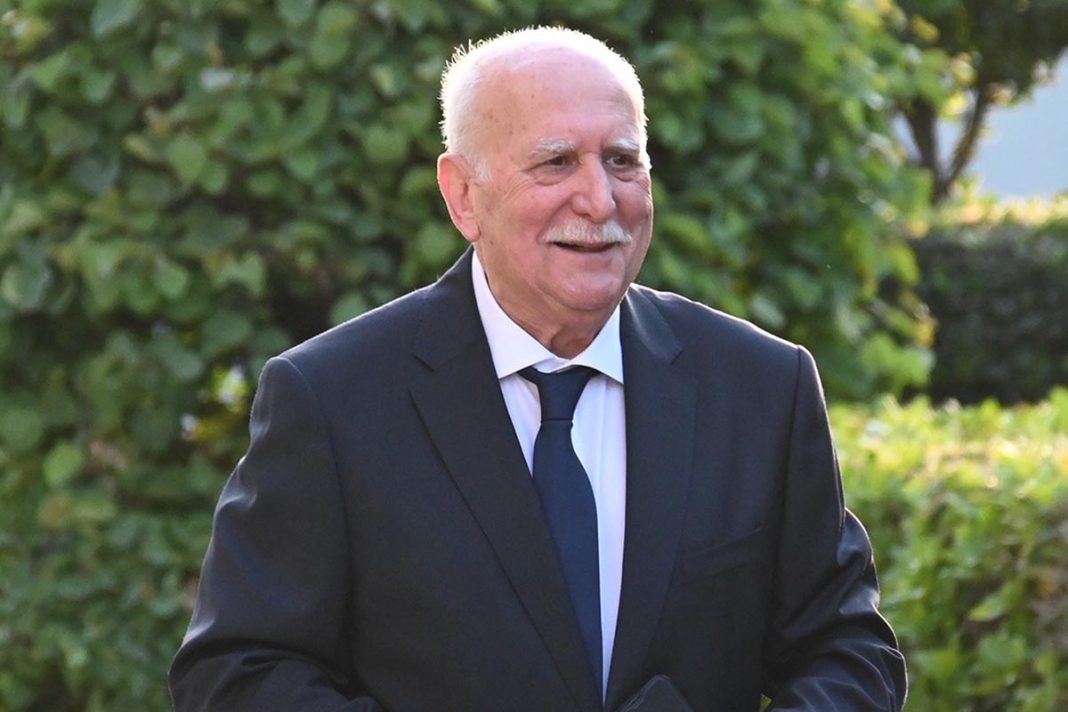 Κορυφώνεται το θρίλερ για τη θέση του Γιώργου Παπαδάκη