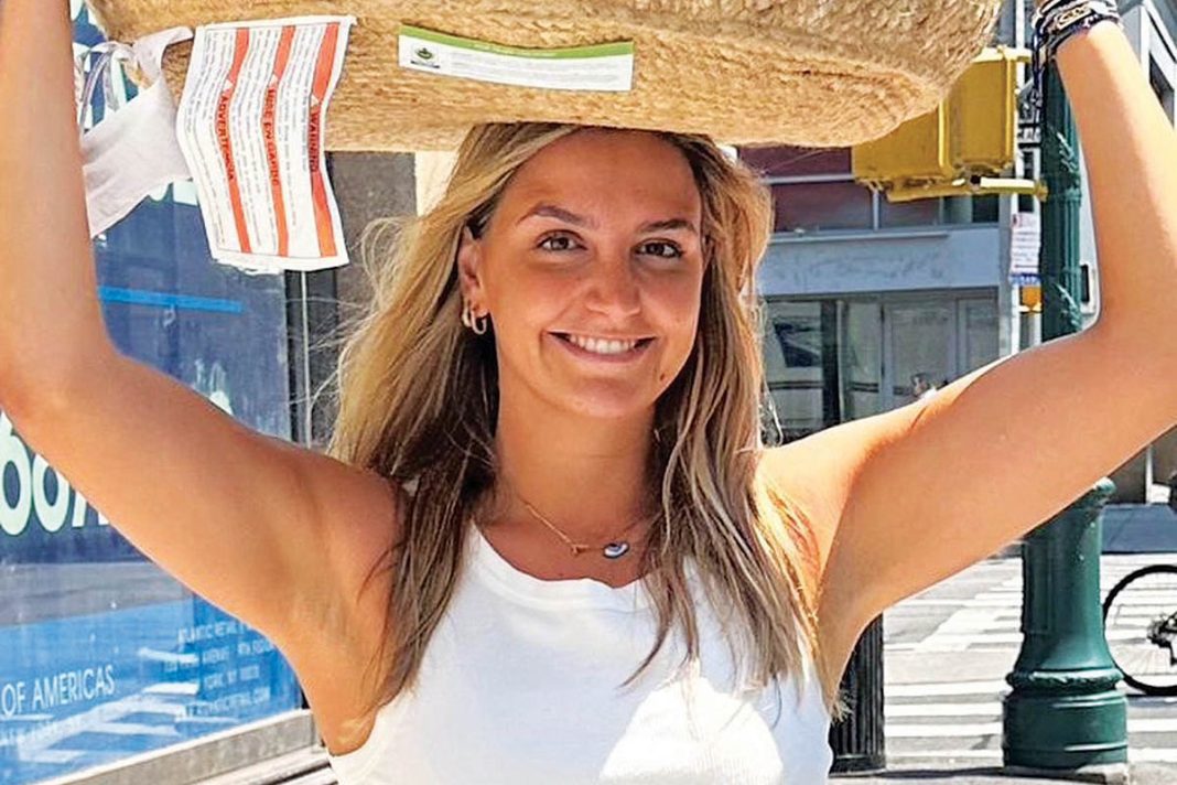 Οι διακοπές της 27χρονης κόρης του πρωθυπουργού στην Αντίπαρο