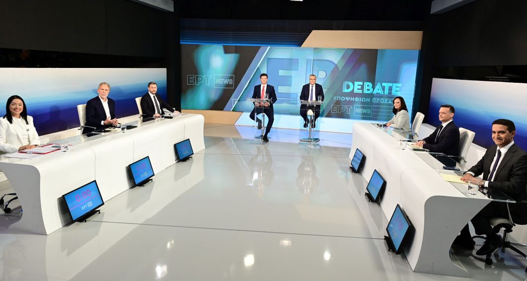«Debate» των έξι με τζελ, λακ και «φρουρούς» με γόβες στιλέτο