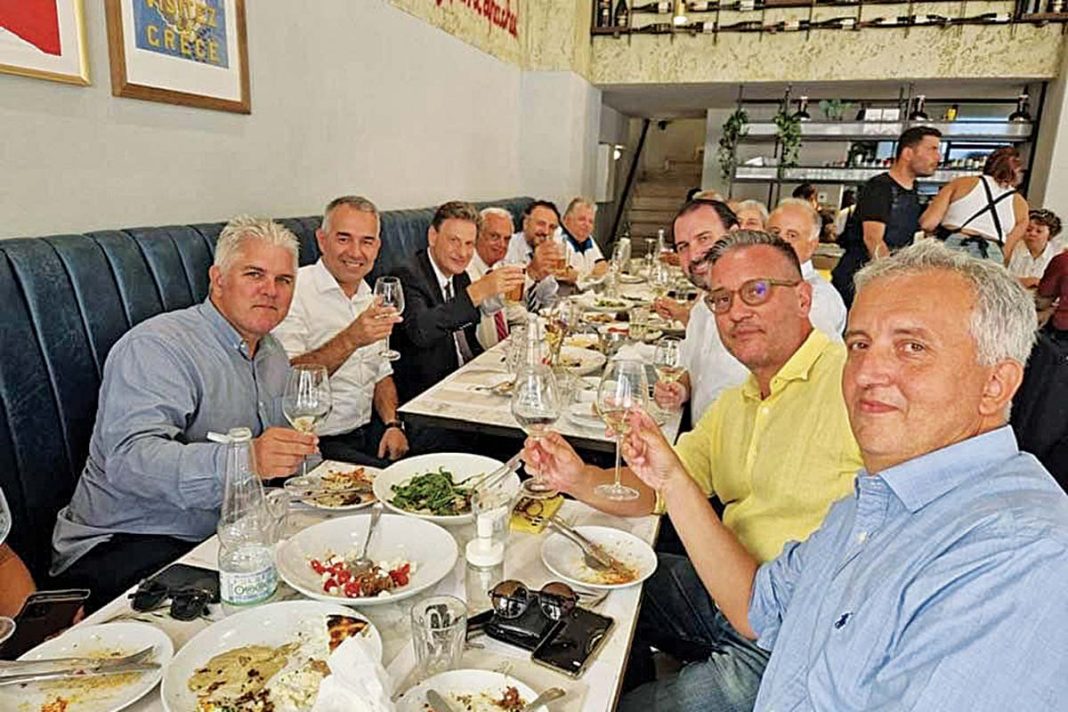 Αναστέναξε η νυχτερινή Θεσσαλονίκη από ανέμελους υπουργούς, βουλευτές και «γαλάζια» στελέχη