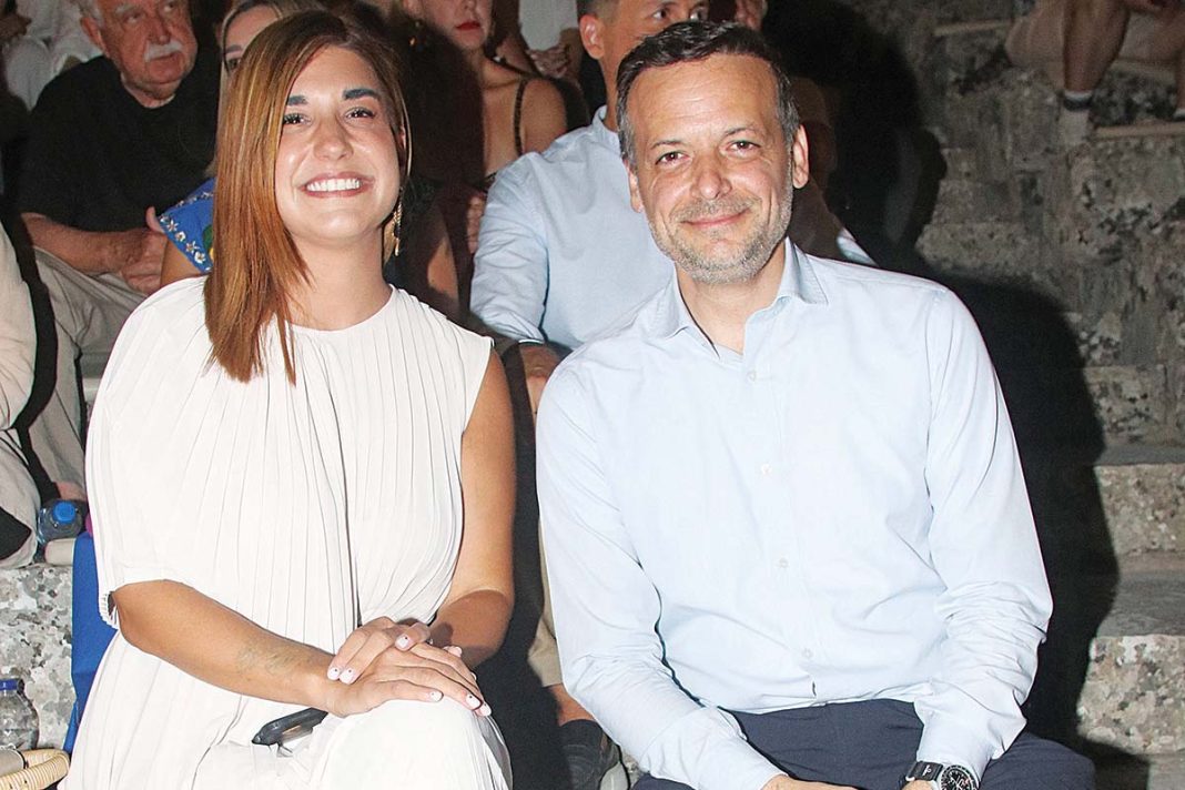 Χάρης Δούκας: Τα Χριστούγεννα στη Θήβα ο γάμος του δημάρχου Αθηναίων και υποψήφιου προέδρου του ΠΑΣΟΚ