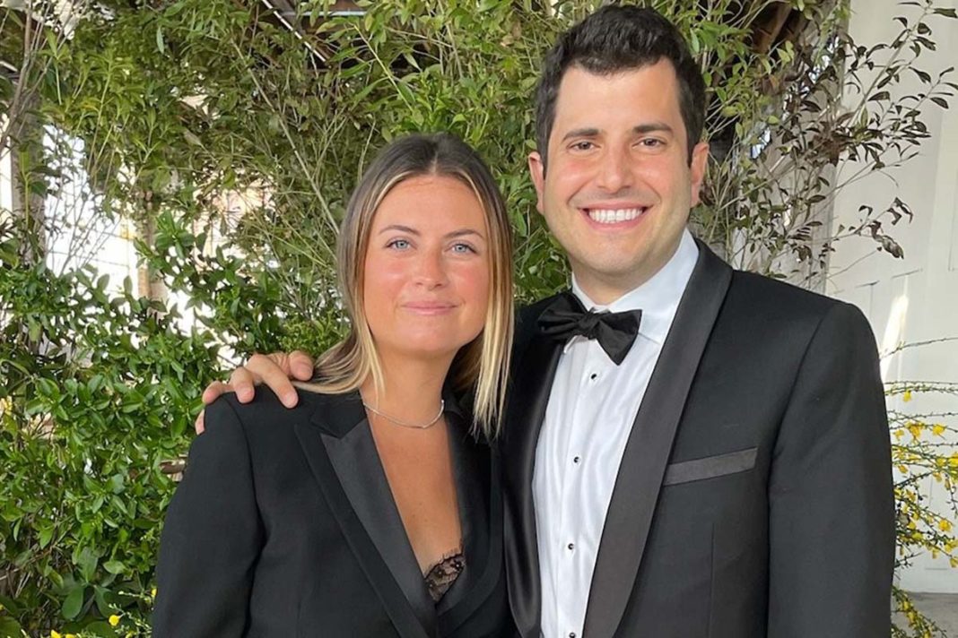 Ο Γιώργος Εμπειρίκος και η Jaclyn Vernet μετά τον πριβέ γάμο τους στην Ανδρο παντρεύονται στη Νέα Υόρκη