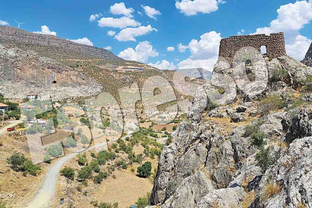 Η φάτνη του αγίου Παϊσίου - Αγγίξαμε στο χωριό Φάρασα τα χαλάσματα του σπιτιού όπου γεννήθηκε ο Αγιορείτης μοναχός