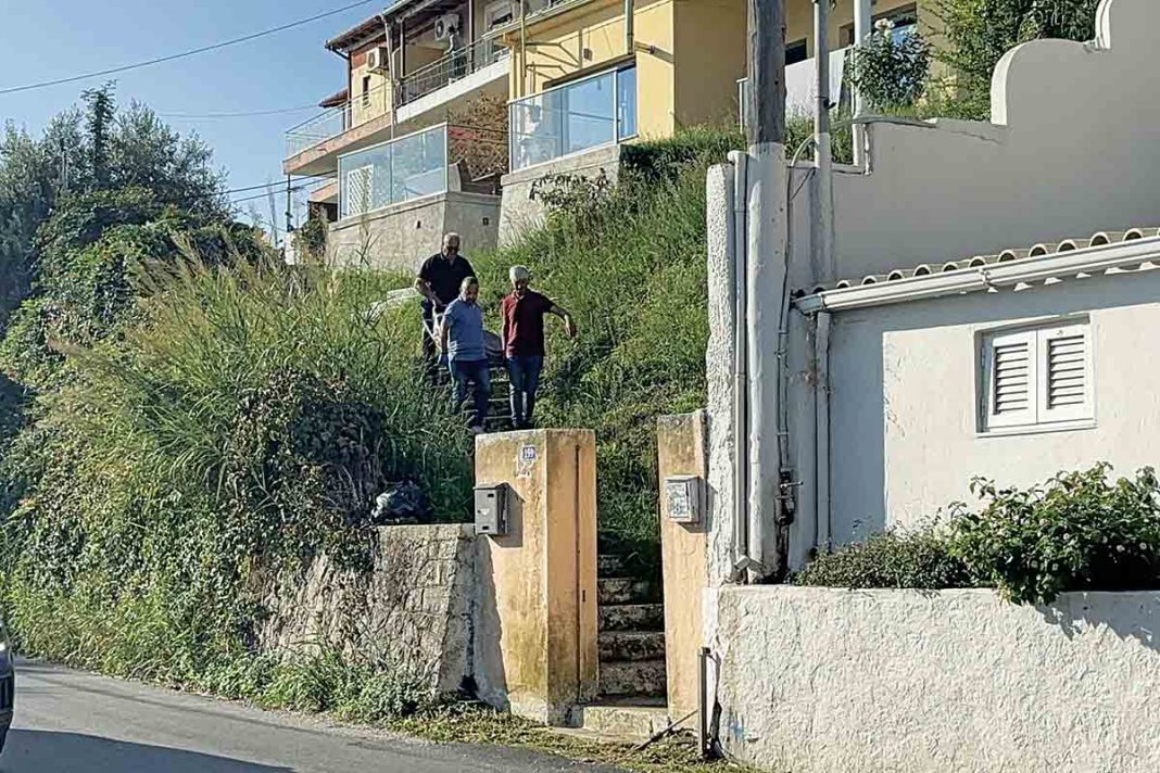 Η Ρωσίδα που σκότωσε τον άντρα της στην Κέρκυρα «έμπηξε» το μαχαίρι και στην 11χρονη κόρη της