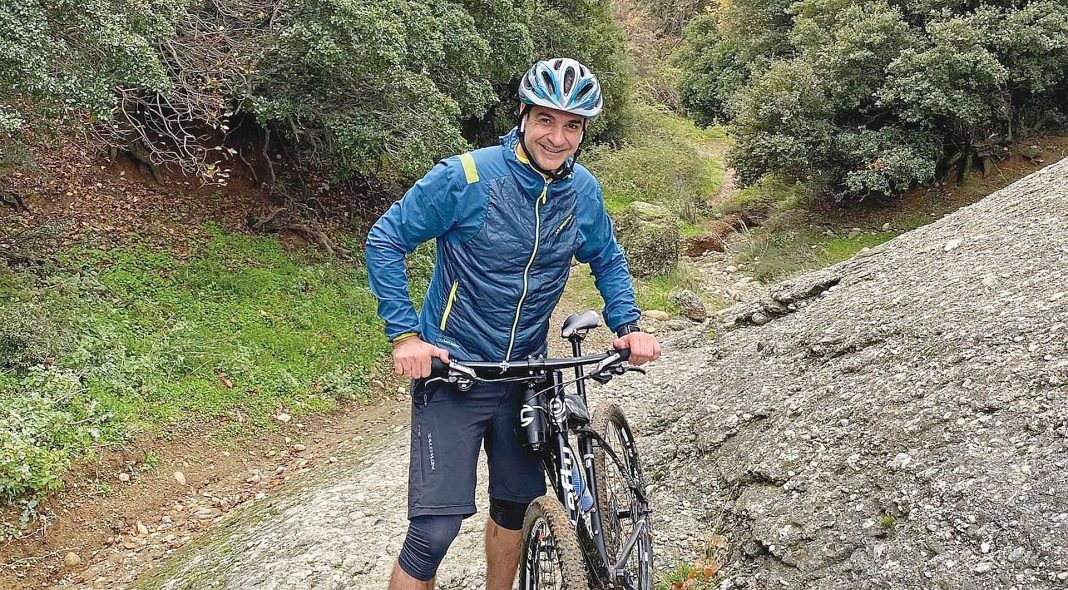 Το ατύχημα του Κυριάκου Μητσοτάκη με... ποδήλατο που δεν έμαθε κανείς