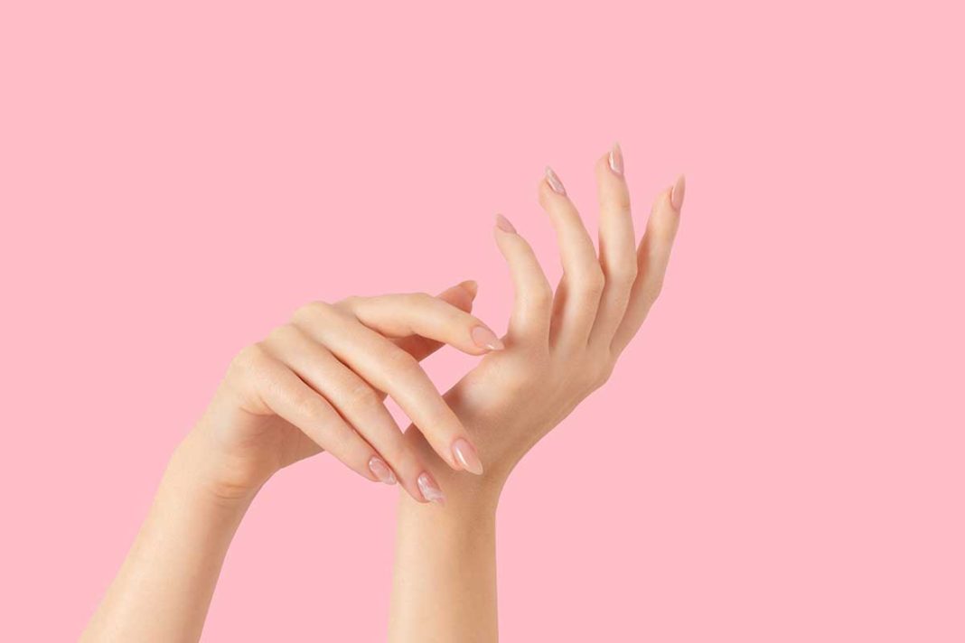 Τα nails color trends που θα λατρέψεις