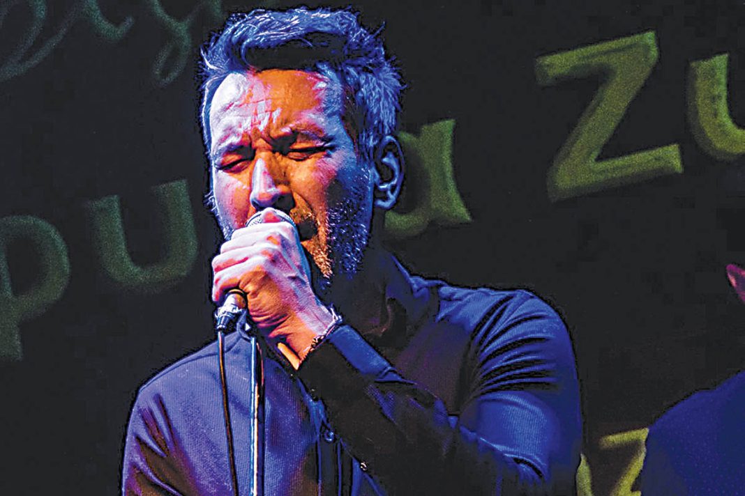Δημήτρης Αϊβαλιώτης σε... διπλό ταμπλό