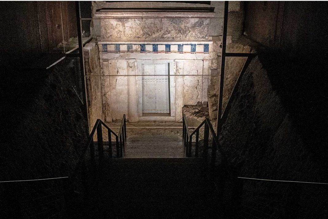 Δέος για χιτώνα του Μεγαλέξανδρου!