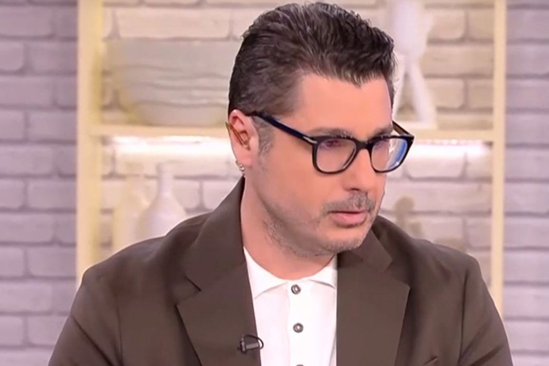 Η όλο νόημα η ανάρτηση του Λάμπρου Κωνσταντάρα
