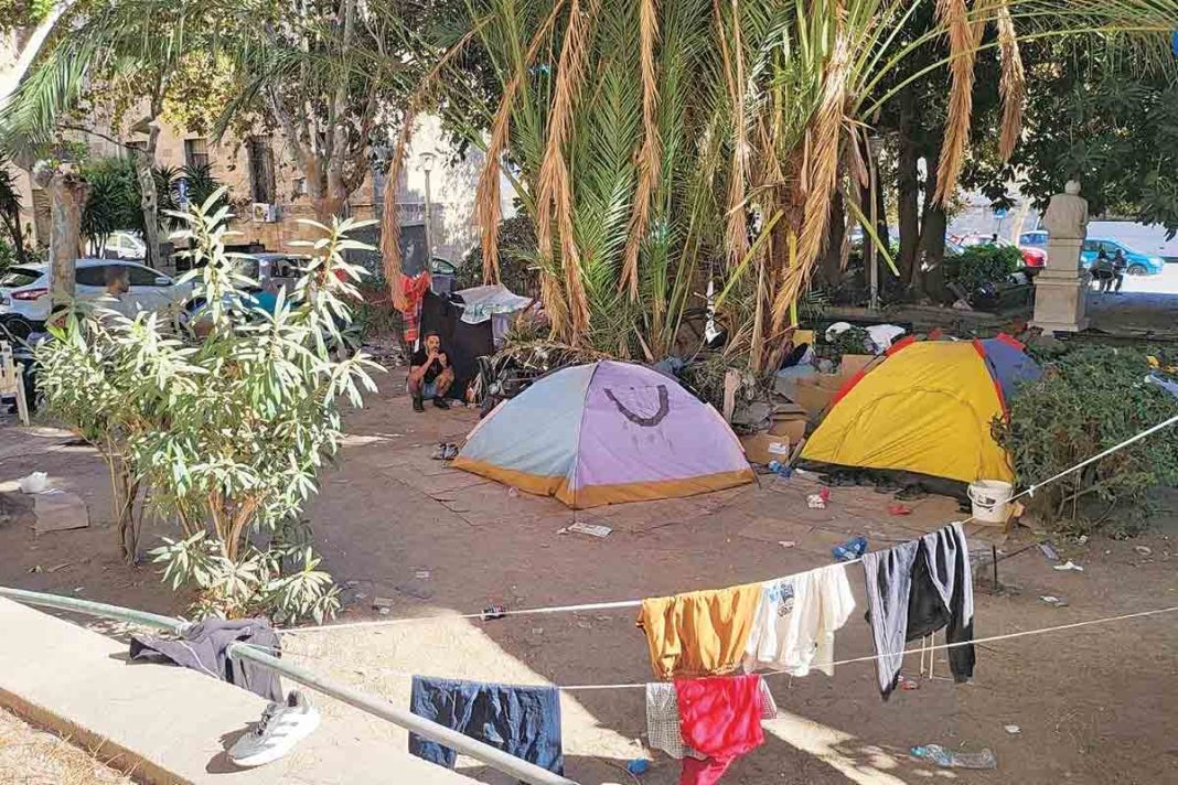 Τριτοκοσμικές εικόνες στην «καρδιά» της Ρόδου