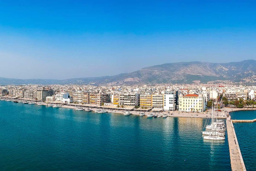 Δύο μαθητές της α΄ λυκείου έστησαν καρτέρι σε internet cafe σε συμμαθητή τους