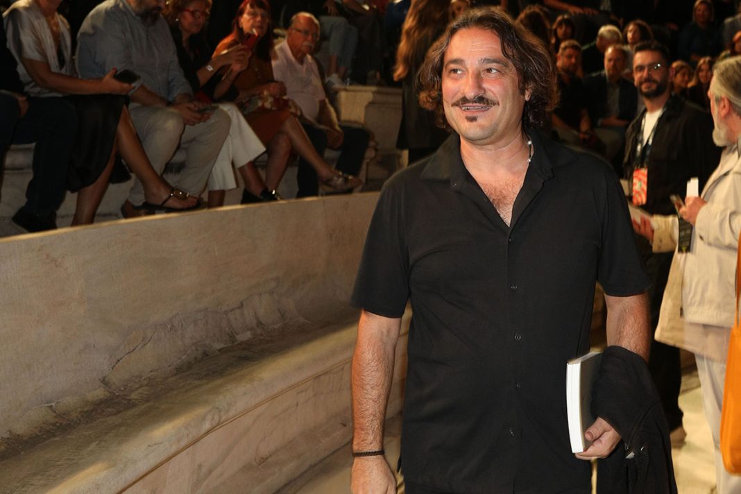Βασίλης Χαραλαμπόπουλος: «Η ευτυχία δεν είναι στα likes»