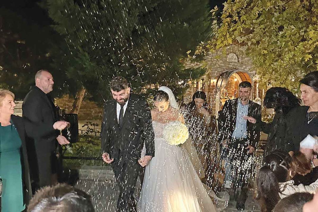 Στιγμές ευτυχίας για τον νικητή του ριάλιτι... αγάπης Παύλο Παπαδόπουλο που πάντρεψε την αδερφή του