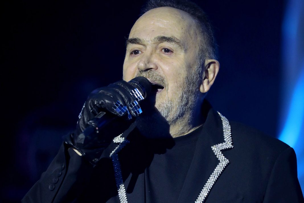 Επίσκεψη Γονίδη στο μαγαζί όπου εμφανίζεται ο Αρσενίου