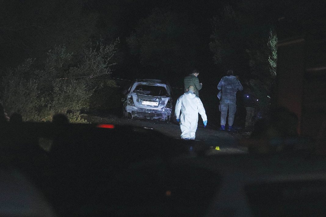 Πώς από μια πυριτιδαποθήκη - μπουτίκ στη Μάνδρα, με πελάτη την Greek Mafia, ξετυλίγεται το κουβάρι ανεξιχνίαστων εκτελέσεων