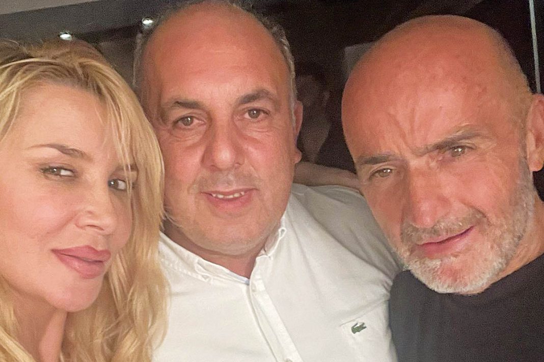 Πλούσιο Theama με  Πάολα, Μενιδάτη και Νίνο