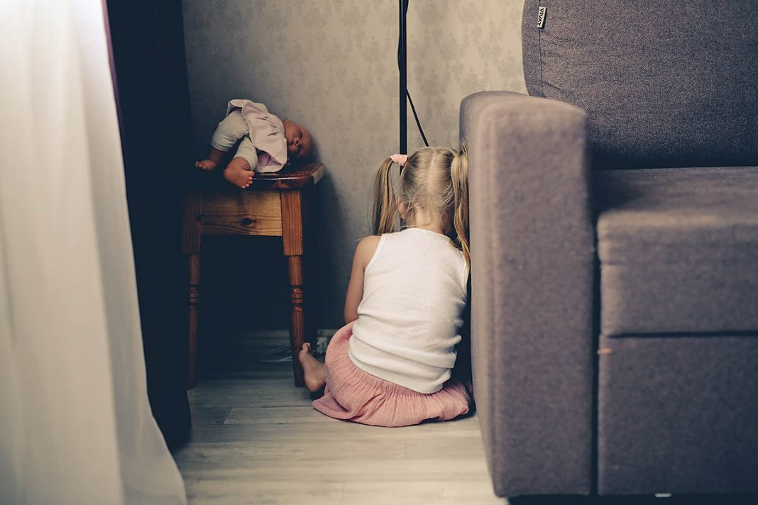 Τουλάχιστον 4.000 παιδιά τον χρόνο πέφτουν θύματα σωματικής βίας στην Ελλάδα