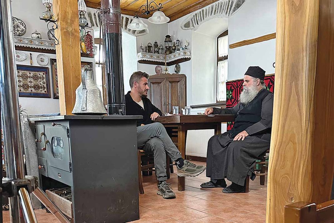 Το γευστικό ταξίδι του Πετρετζίκη με το «Akis’ Food Tour» στο Άγιον Όρος