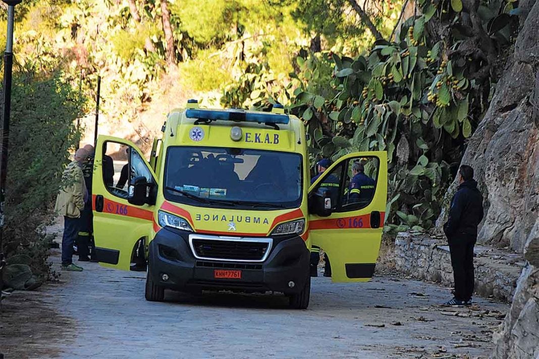Σε πορτ μπαγκάζ μεταφέρθηκε νεκρός άνδρας στο νοσοκομείο του Πύργου