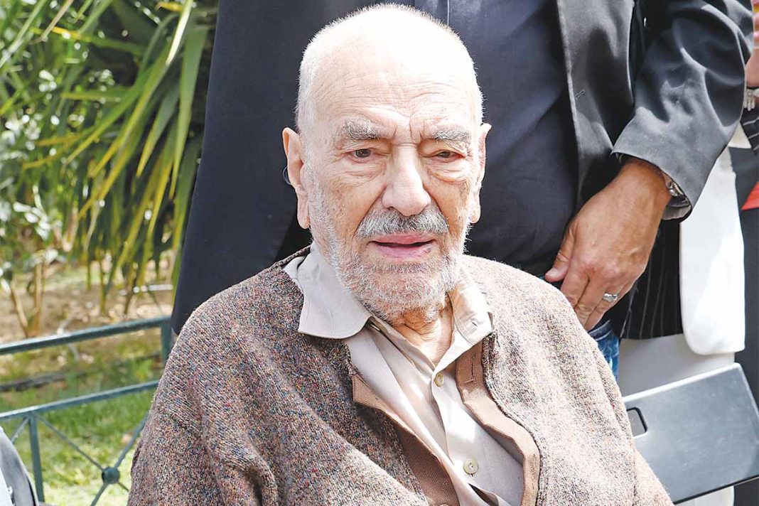 Ο Δημήτρης Καλλιβωκάς παίρνει θέση για τις κηδείες με δημόσια δαπάνη, με αφορμή το θέμα με τον Γιώργο Φούντα