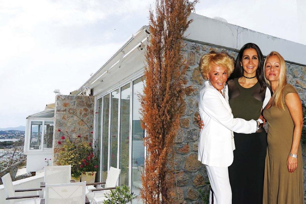Η Μάρθα Κουτουμάνου και ο γκαλερίστας «πιέζουν» για να γίνει η δημοπρασία-σαπουνόπερα των κοσμημάτων