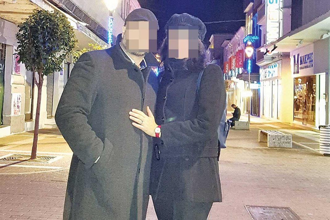 Ο προφυλακισμένος αστυνομικός «τέρας» κάλεσε επανειλημμένα στο τηλέφωνο τη σύζυγό του, παραβιάζοντας δικαστική απόφαση