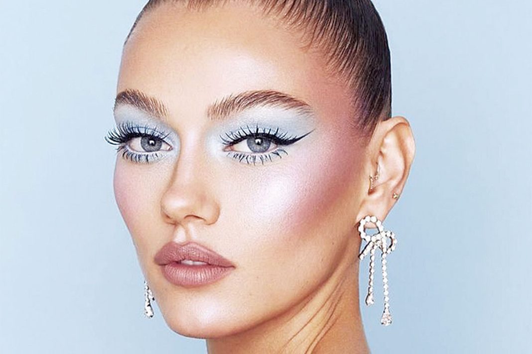 Το icy make up είναι το απόλυτο trend για τις  παγωμένες νύχτες των Χριστουγέννων