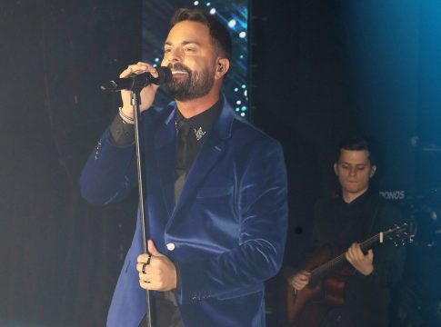 Γενέθλια για τον Ηλία Βρεττό – Η εντυπωσιακή τούρτα και η αποκάλυψη της ηλικίας του