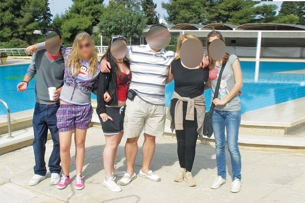 Καθηγητής γυμνασίου στον Αλιμο «άγγιξε» μέσα στο Ι.Χ. του μαθήτριά του