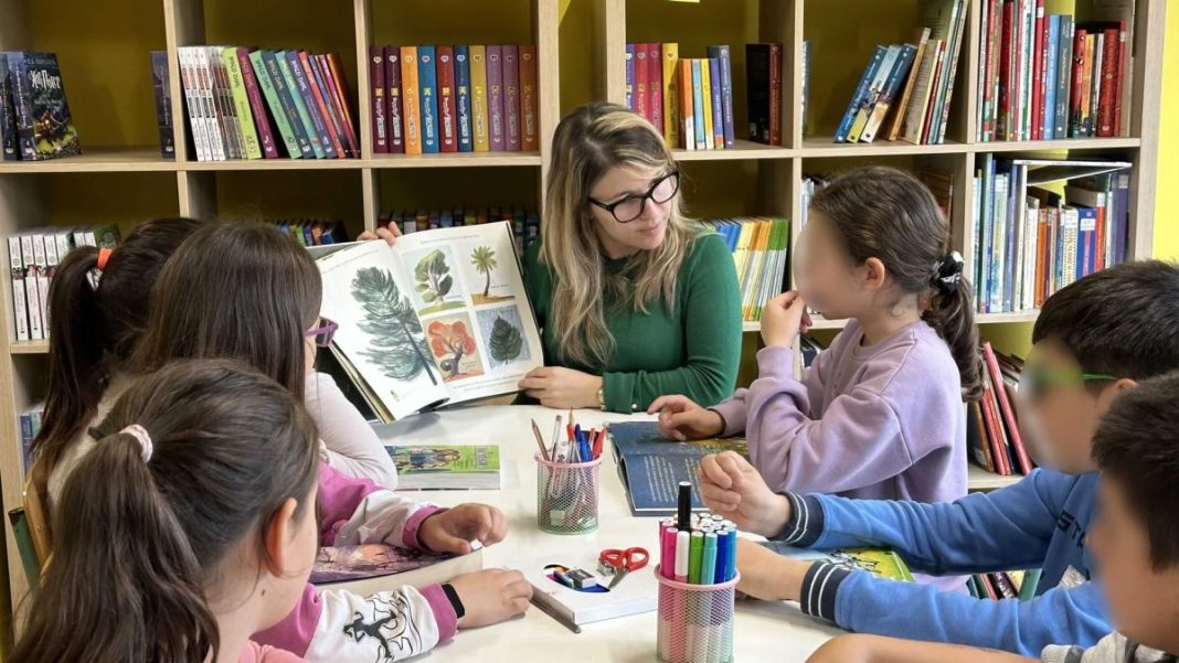 Μαζί για το Παιδί: Στήριξη σε περισσότερους από 7.000 μαθητές στην Ελλάδα με δράσεις για την εκπαίδευση
