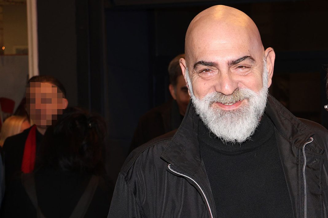 Ο σκηνοθέτης και ηθοποιός Δημήτρης Καρατζιάς τιμήθηκε με το International Foreign Director οf the Year Award