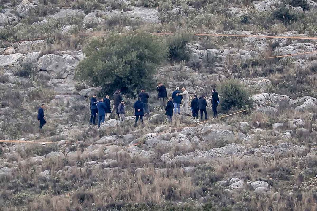 Σε αρπαγή και δολοφονία του Βασίλη Καλογήρου επιμένουν να αποδίδουν τον θάνατο του 39χρονου οι γονείς του