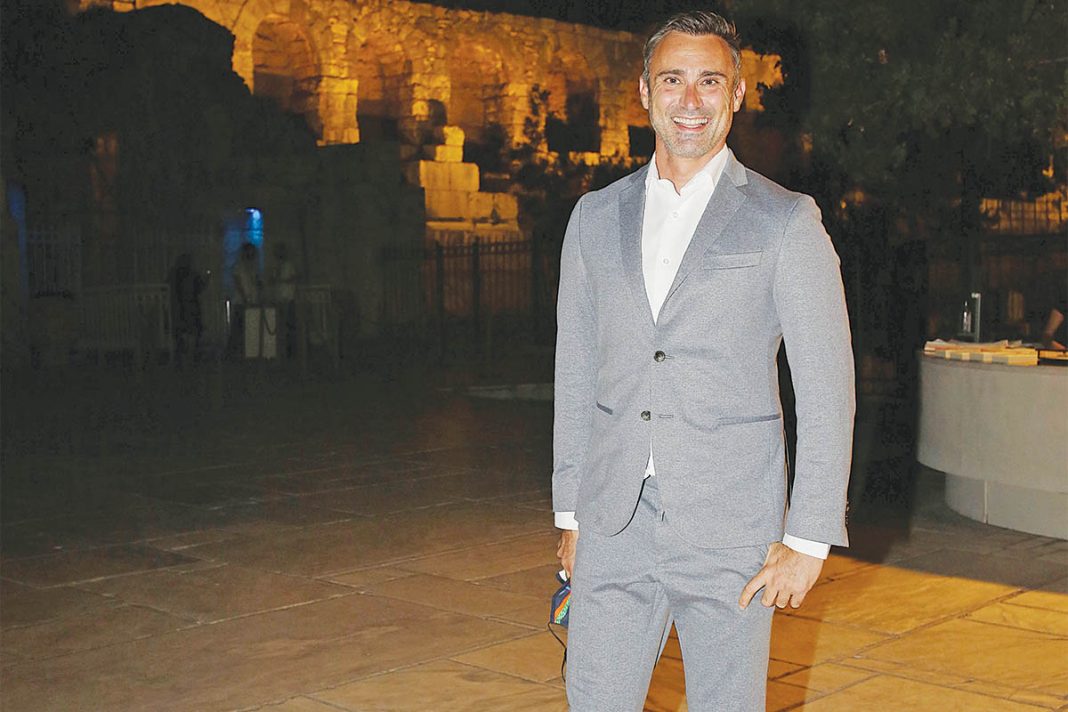 «Διακαναλικός» Γιώργος Καπουτζίδης!