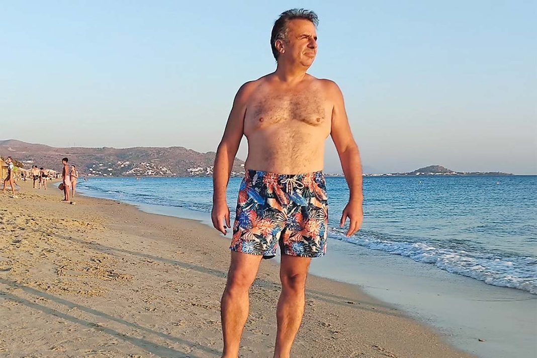 Στο φως όλα τα χυδαία μηνύματα του καθηγητή προς την ανήλικη μαθήτρια