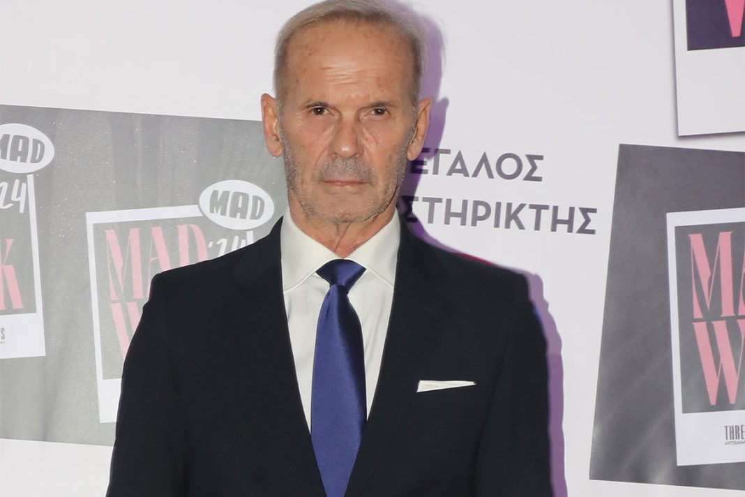 Τραγουδιστής κατά Κωστόπουλου: «Προσπαθούσε να πει κάτι για να χτυπήσει τηλεθέαση. Ήταν κακοστημένο»