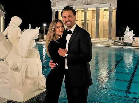 Η Αμαλία Κωστοπούλου φόρεσε vintage Cavalli της Τζένη Μπαλατσινού και το Instagram… παραληρεί