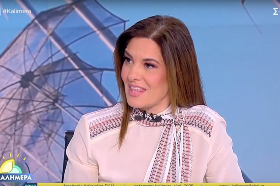 Σε αμηχανία η Φαίη Μαυραγάνη μετά από ερώτηση δημοσιογράφων