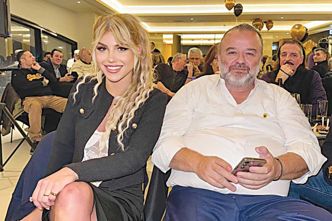 H Αναστασία Τερζή μιλάει στην «Espresso» για την κοπή της πίτας της αγαπημένης της ΑΕΚ, όπου τραγούδησε