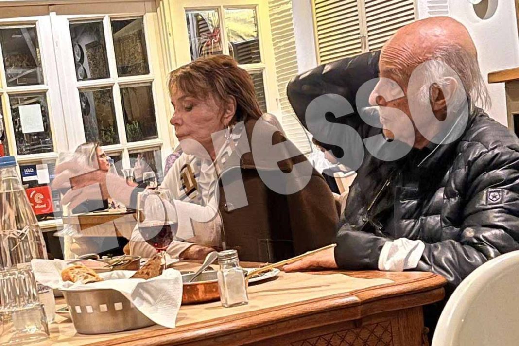Η «Espresso» τσάκωσε την Μπέττυ Αρβανίτη και τον σύζυγό της σε μεζεδοπωλείο στη Φωκίωνος Νέγρη