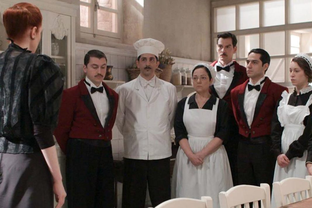 «Grand Hotel»: Η Αλίκη διαβάζει το ανώνυμο σημείωμα