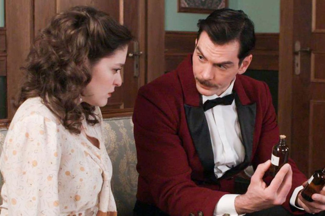 «Grand Hotel»: Η Αλίκη μαθαίνει τι συνέβη ανάμεσα στους γονείς της