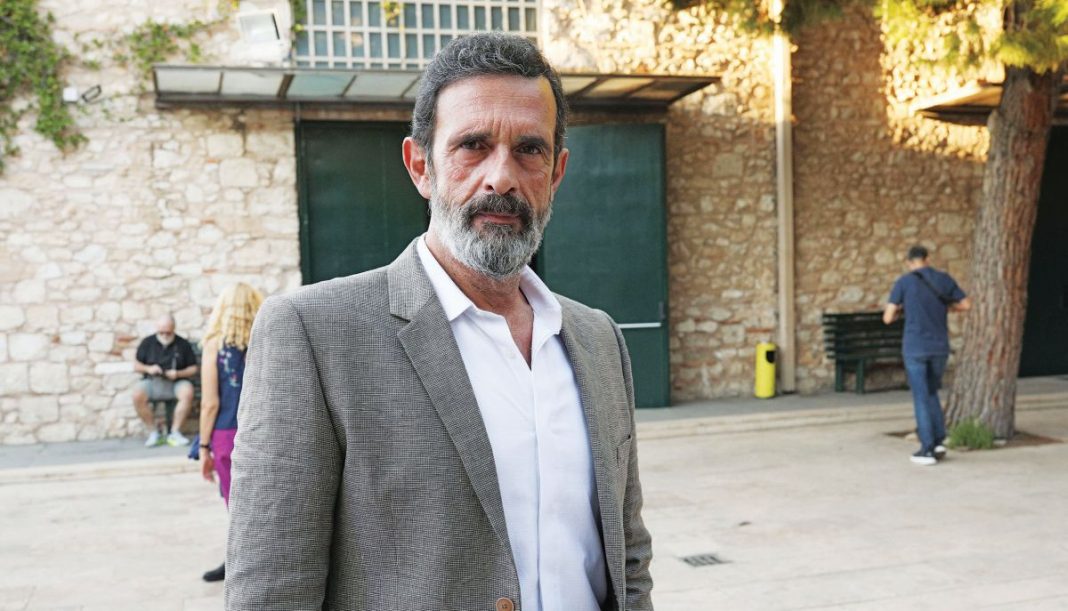 Check in στο «Grand Hotel» για τον Λεωνίδα Κακούρη