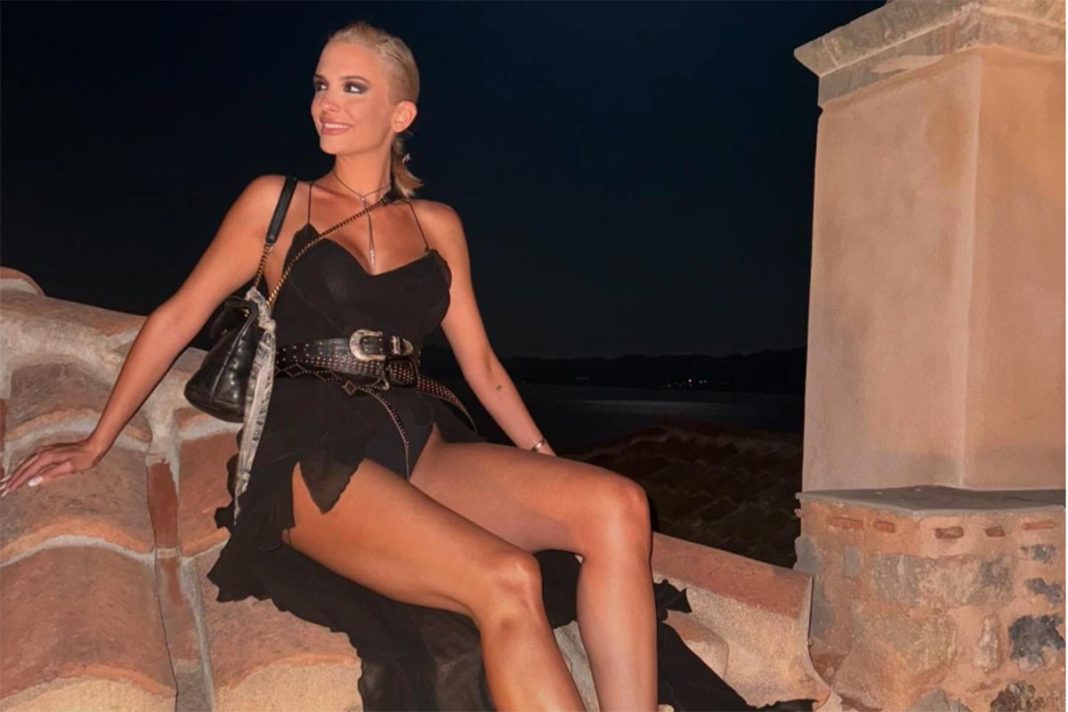 Η Λιόλιου  βγάζει... βόλτα σκύλους