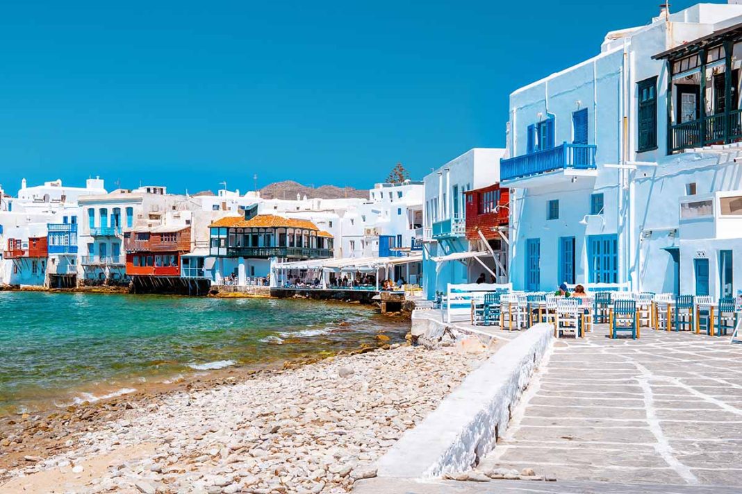 Στα πράσα ο «Mανάβης» της Μυκόνου, που διατηρούσε παράνομη χαρτοπαιχτική λέσχη στο κοσμοπολίτικο νησί