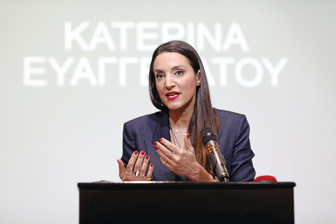 «Αυλαία» στο Φεστιβάλ Αθηνών και Επιδαύρου για την Κατερίνα Ευαγγελάτου