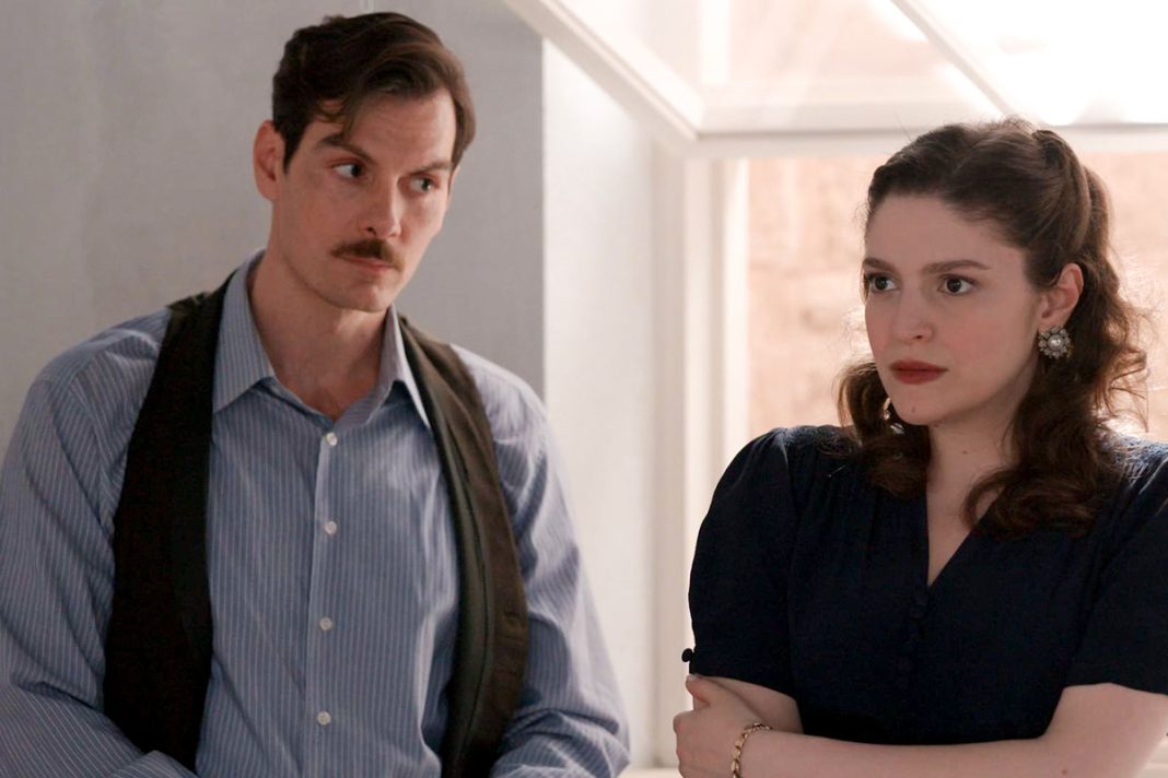 «Grand Hotel»: Ο αστυνόμος Κομνηνός αρχίζει να υποψιάζεται την κρυφή ταυτότητα του Ρήγα