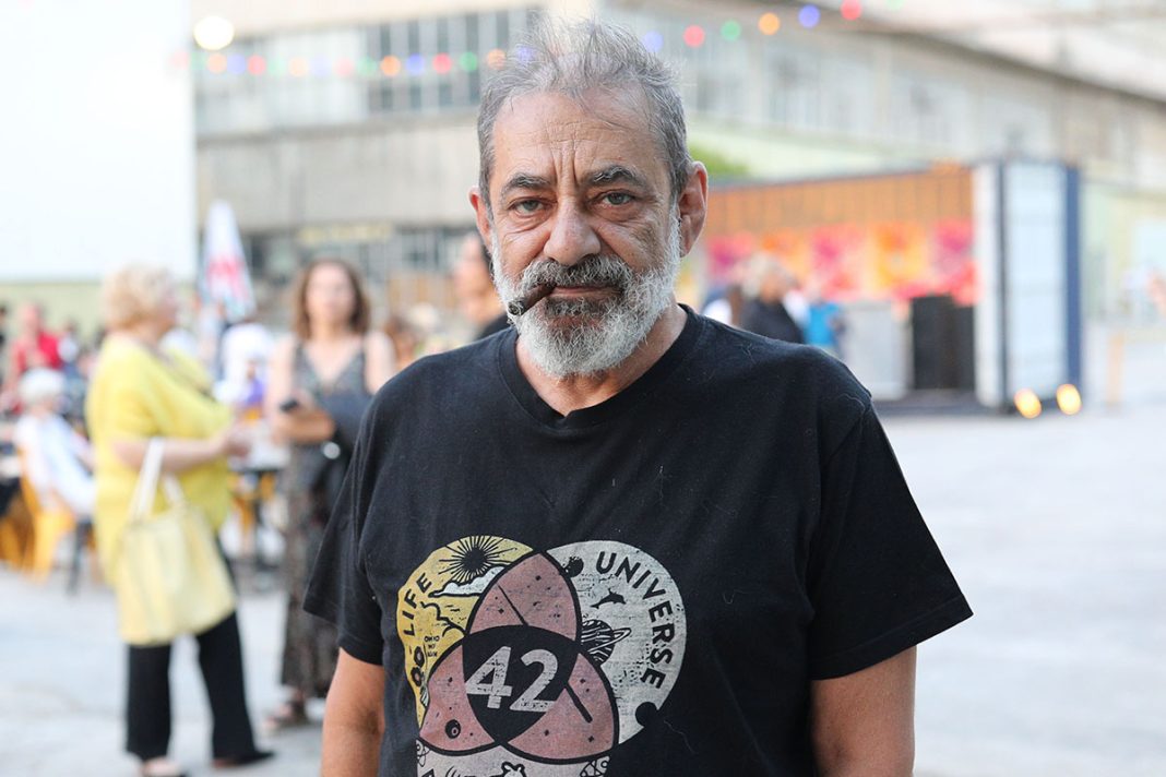 Σε περιπέτεια για «οπλοκατοχή» ο ηθοποιός Αντώνης Καφετζόπουλος