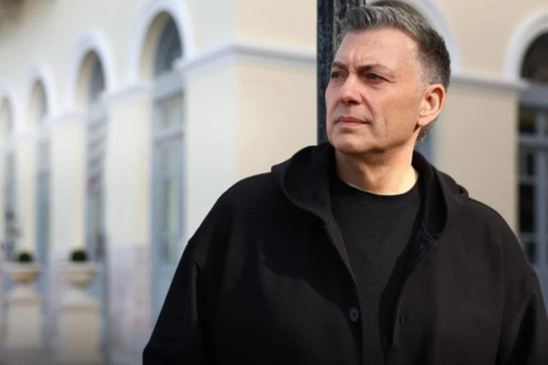 «Να γυρίσεις που»: Το νέο τραγούδι του Νίκου Μακρόπουλου