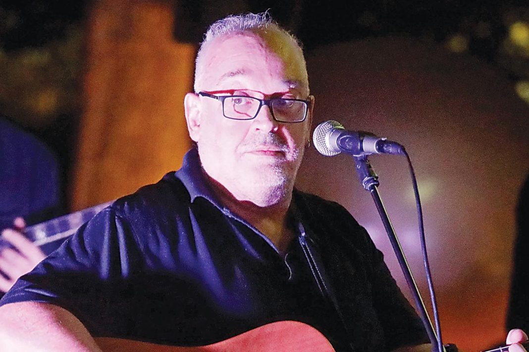 Ο Μουκίδης βλέπει «χλομή» την επιστροφή Σφακιανάκη